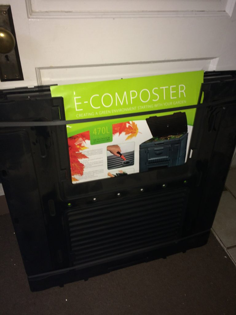 Cheap plastic composting bin